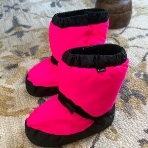 Bloch Bright Pink and Black Girls Warm Up Bootie NWOT SIZE SMALL